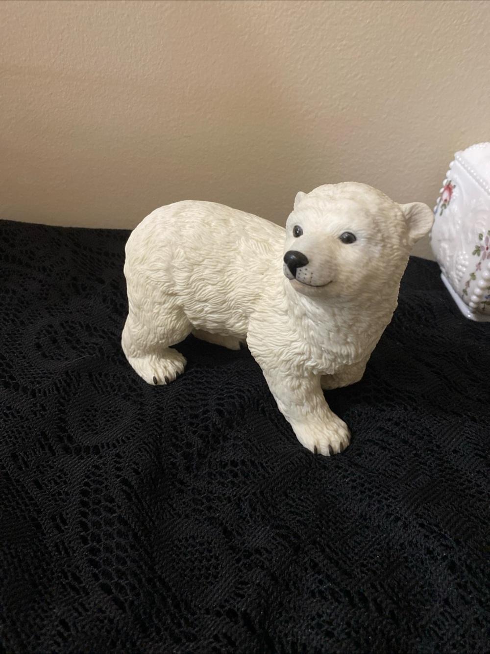 Lenox White Ceramic Polar Bear Figurine Decorative Sculpture